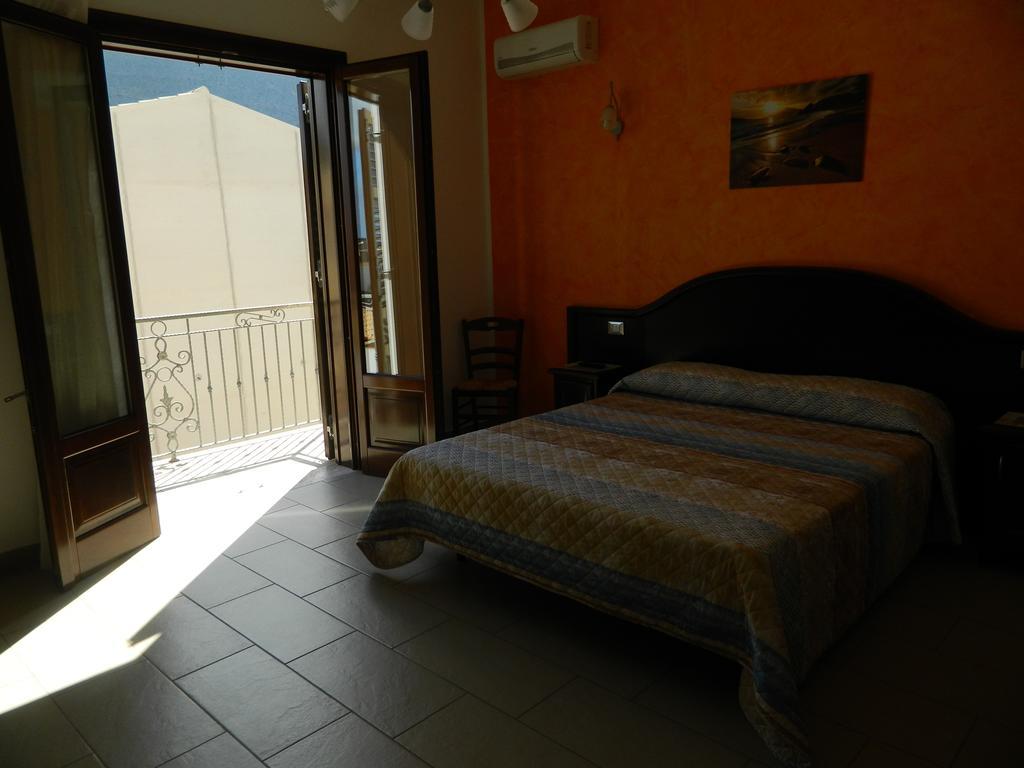 Baia Santa Margherita B&B Castelluzzo Cameră foto