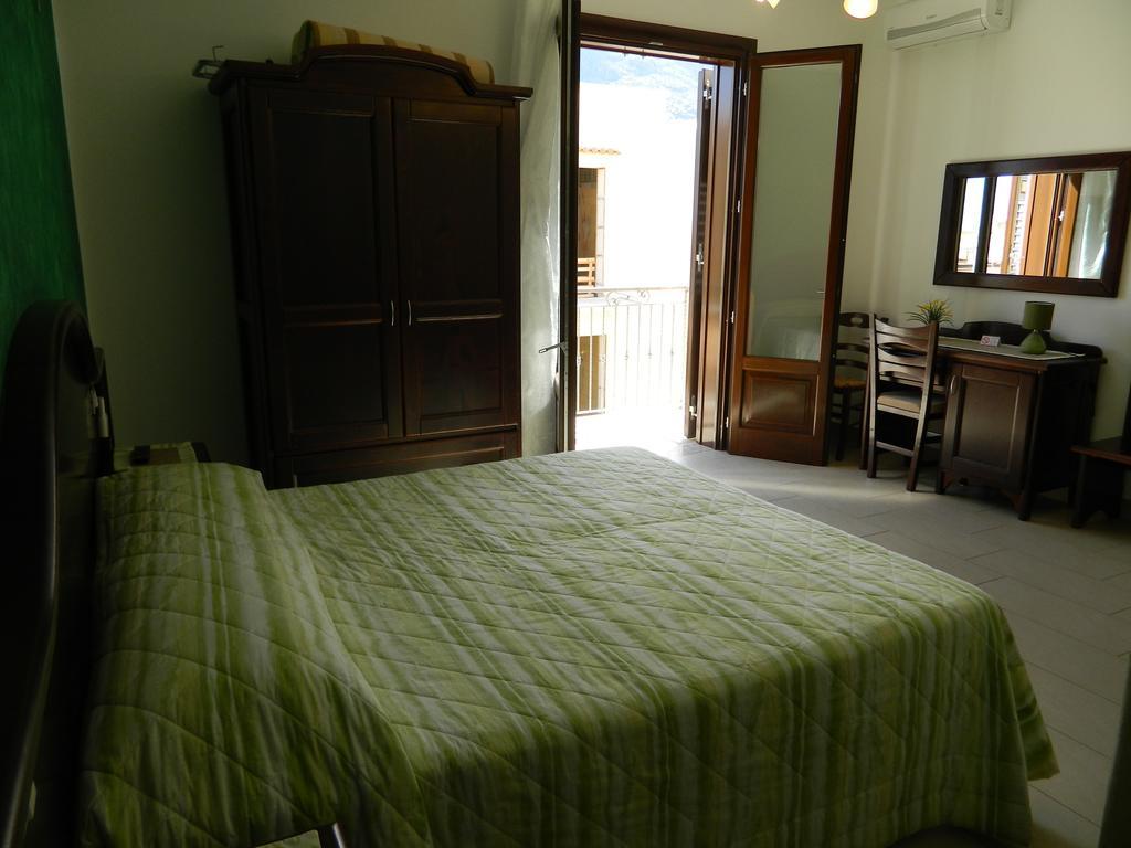 Baia Santa Margherita B&B Castelluzzo Cameră foto