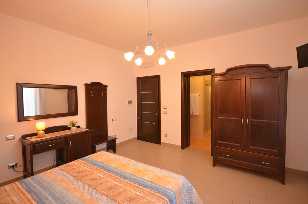 Baia Santa Margherita B&B Castelluzzo Cameră foto